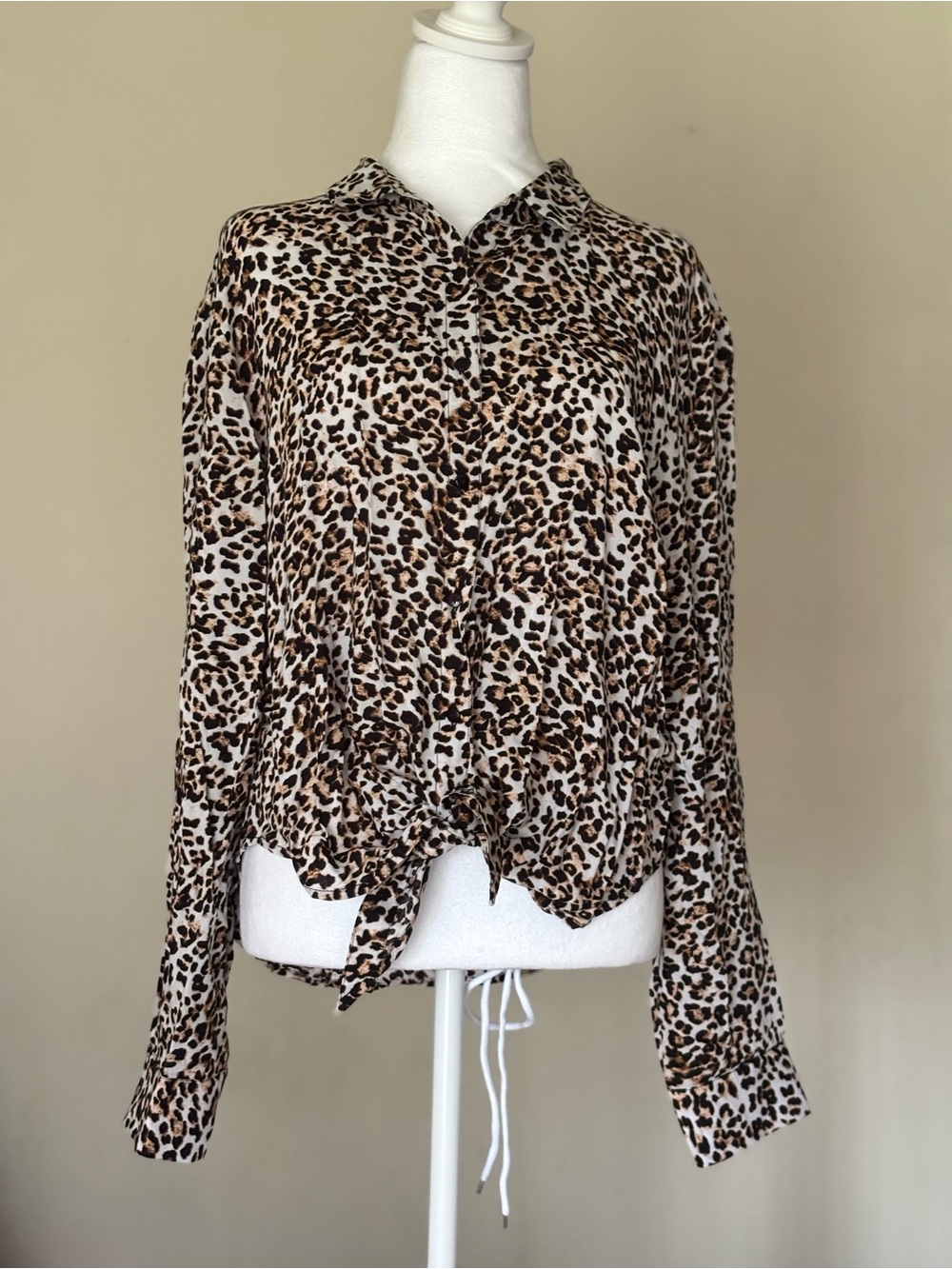 Midnight Sky Women's Leopard Print Tie-Hem Button-Down Shirt - Brown/Black